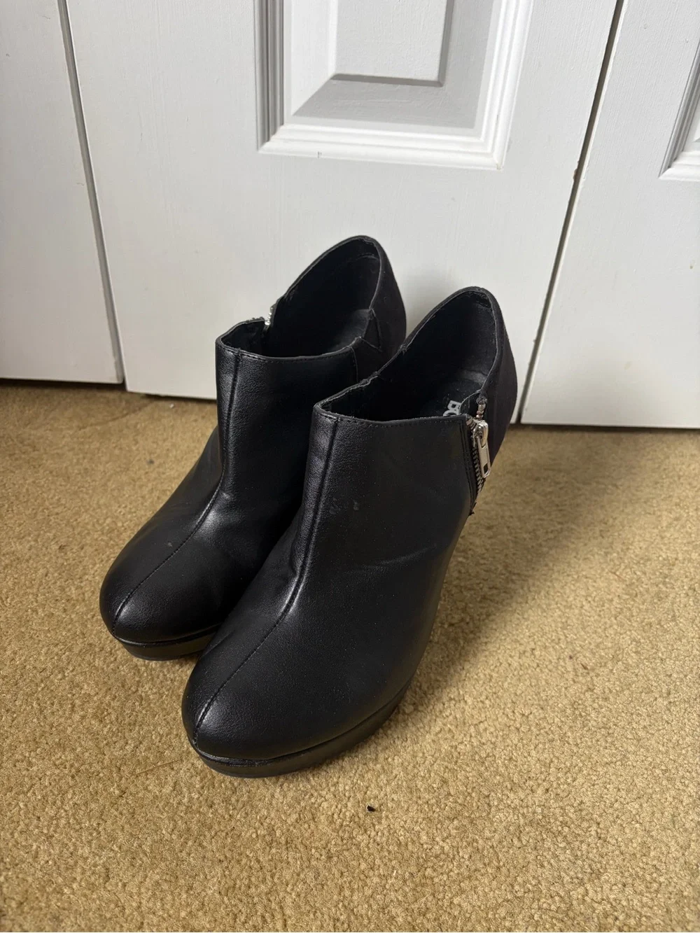 N/A contemporary black